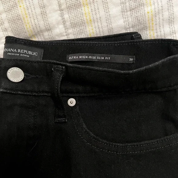 Banana Republic Ultra High Rise slim Fit Black - size 30 - Picture 3 of 4